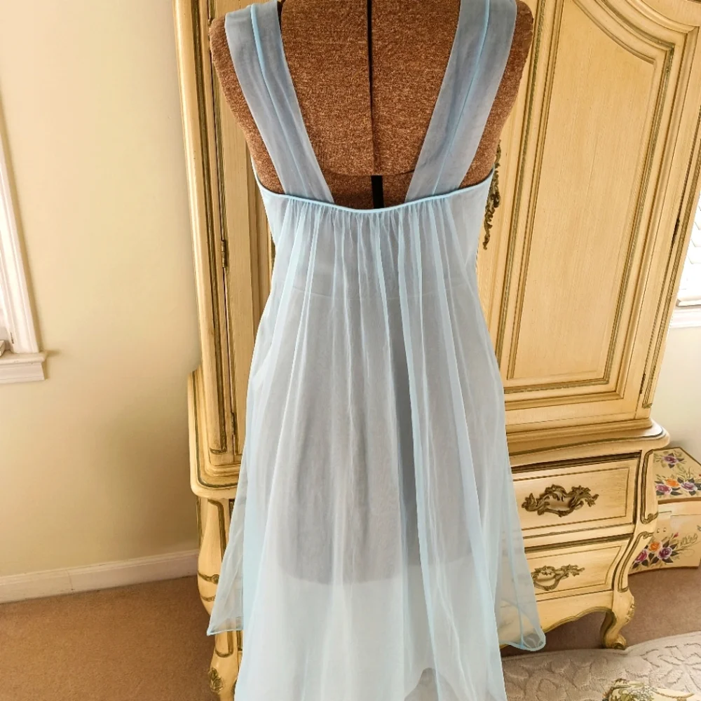 ADORABLE VINTAGE "VANITY FAIR" BLUE OMBRE DOUBLE NYLON CHIFFON NIGHTGOWN! - Picture 3 of 15